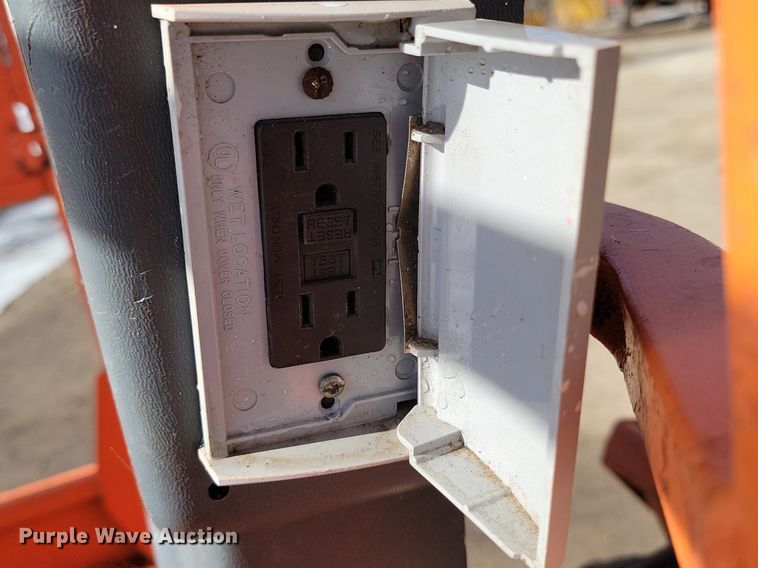 image for item LA9677 2007 JLG E300AJ boom lift