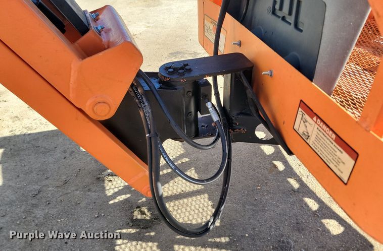 image for item LA9677 2007 JLG E300AJ boom lift