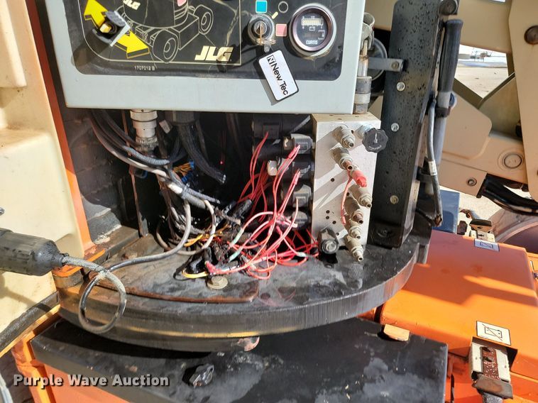 image for item LA9677 2007 JLG E300AJ boom lift