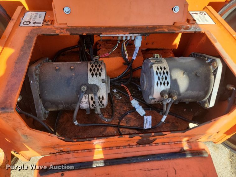 image for item LA9677 2007 JLG E300AJ boom lift