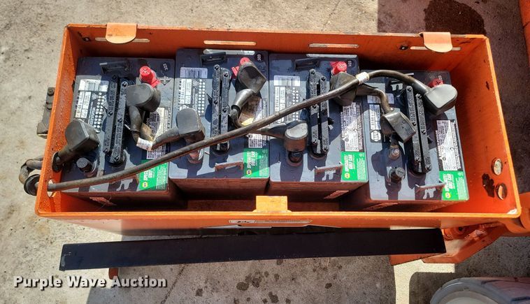 image for item LA9677 2007 JLG E300AJ boom lift