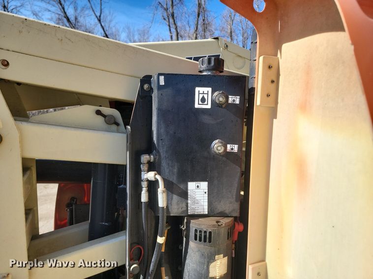 image for item LA9677 2007 JLG E300AJ boom lift