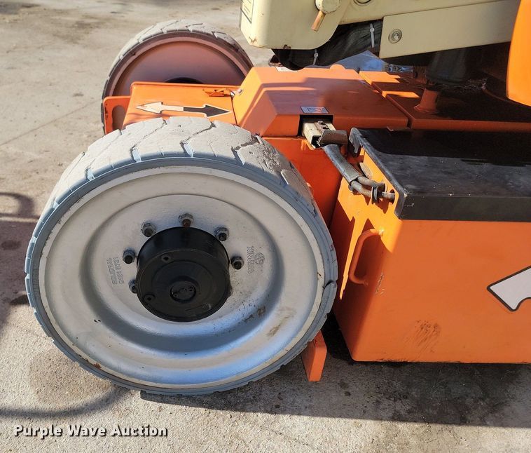 image for item LA9677 2007 JLG E300AJ boom lift
