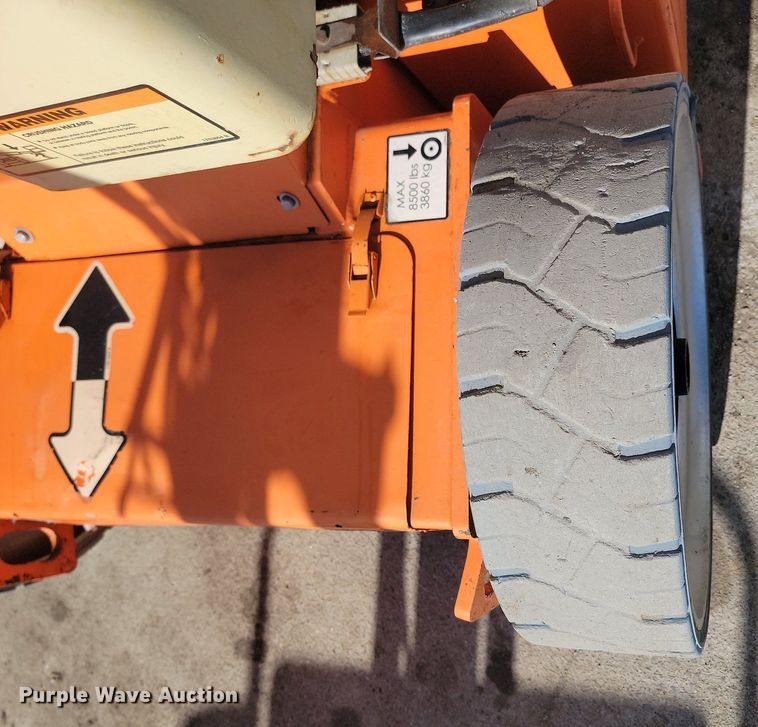 image for item LA9677 2007 JLG E300AJ boom lift