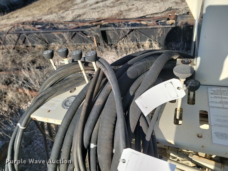 image for item LA9683 National Crane Corporation  Series 800C truck mounted crane