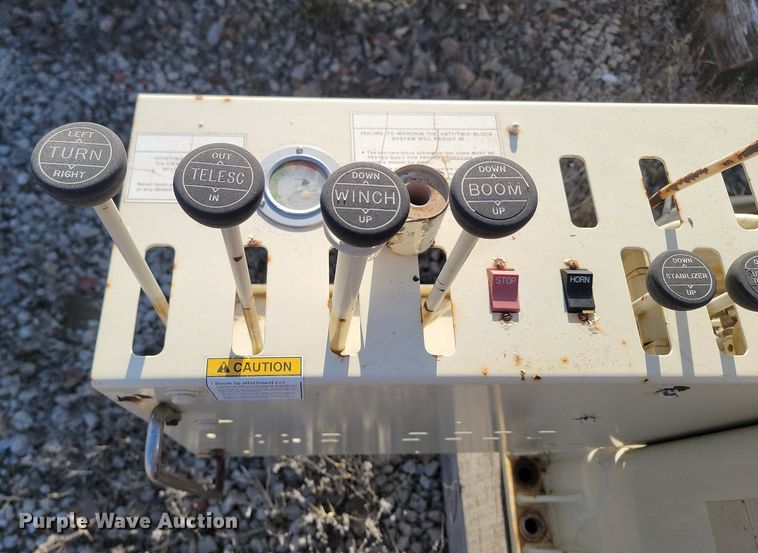 image for item LA9683 National Crane Corporation  Series 800C truck mounted crane