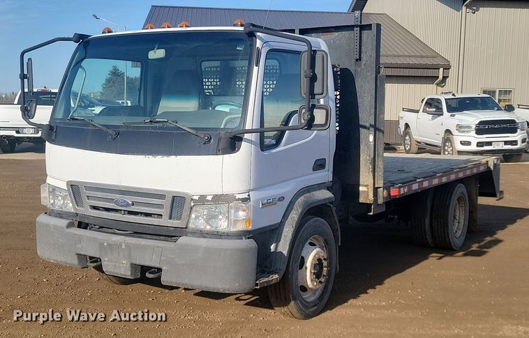 image for item LA9687 2006 Ford  LCF  flatbed truck