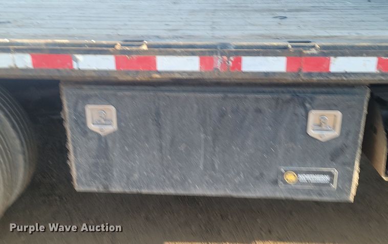 image for item LA9687 2006 Ford  LCF  flatbed truck