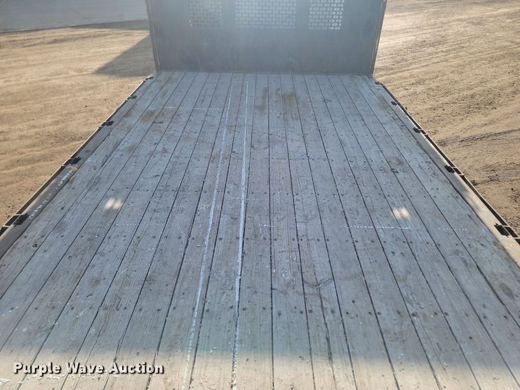 image for item LA9687 2006 Ford  LCF  flatbed truck