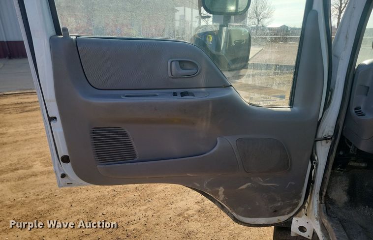 image for item LA9687 2006 Ford  LCF  flatbed truck