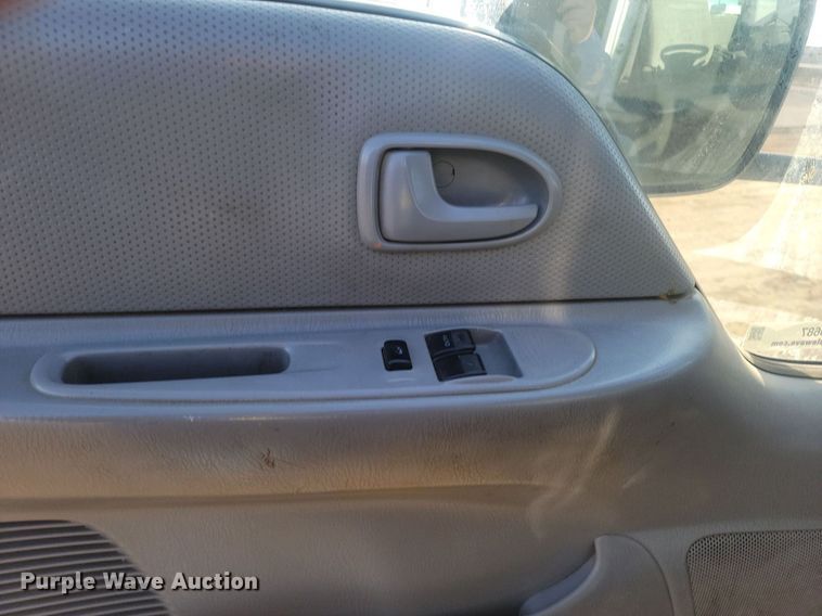 image for item LA9687 2006 Ford  LCF  flatbed truck