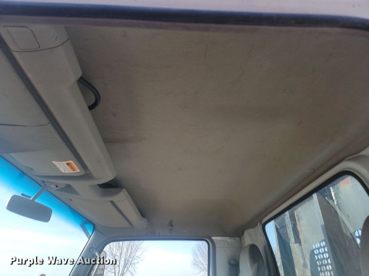 image for item LA9687 2006 Ford  LCF  flatbed truck