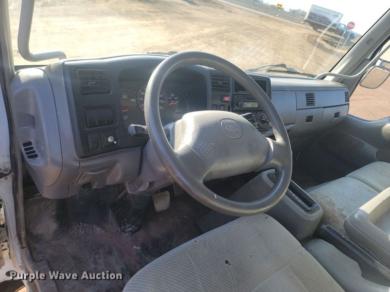 image for item LA9687 2006 Ford  LCF  flatbed truck