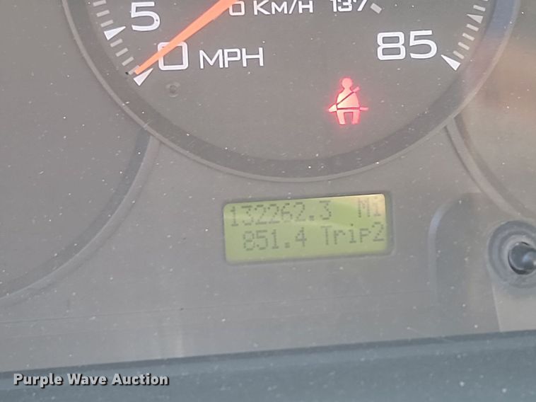 image for item LA9687 2006 Ford  LCF  flatbed truck