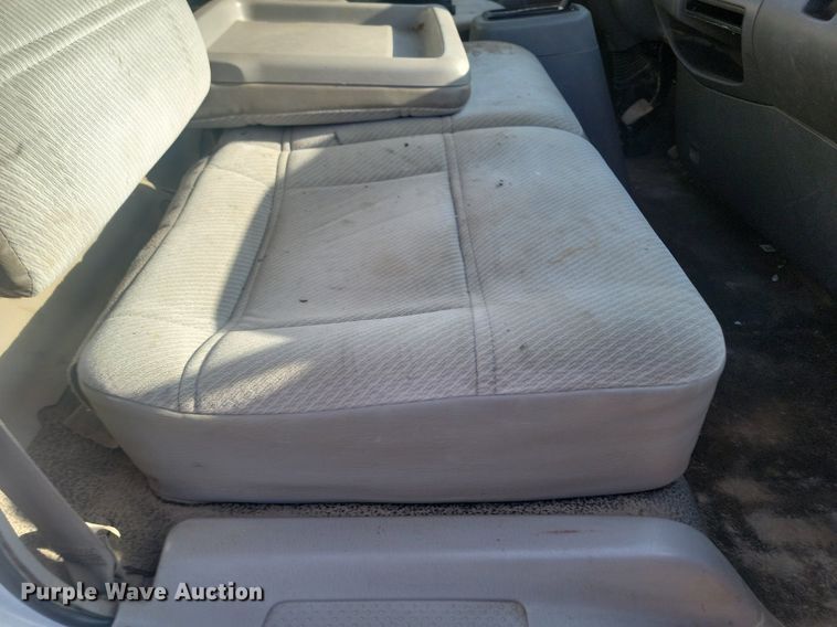 image for item LA9687 2006 Ford  LCF  flatbed truck