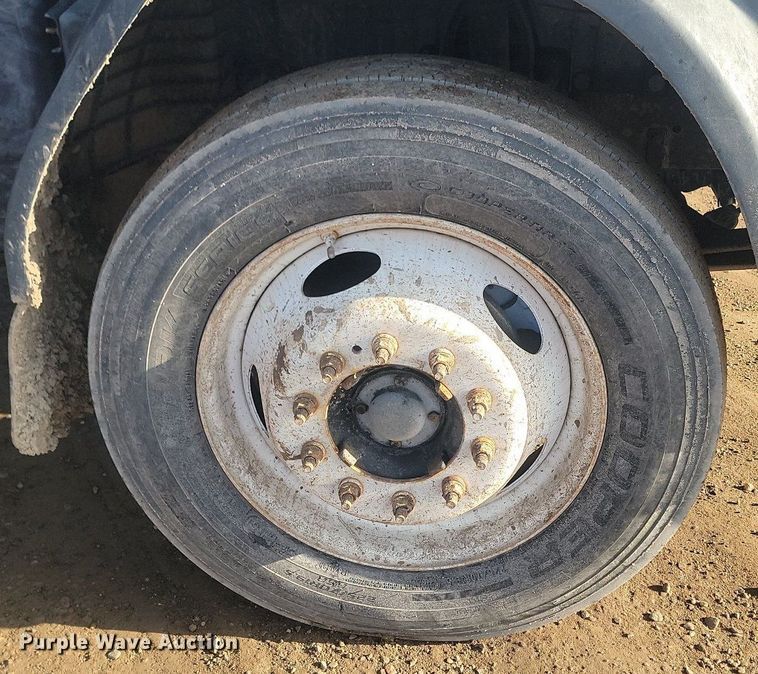 image for item LA9687 2006 Ford  LCF  flatbed truck