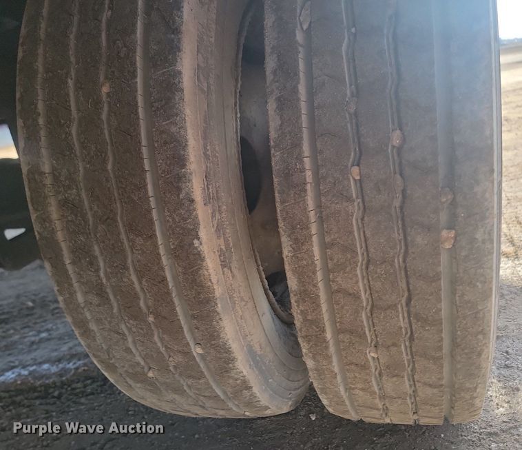 image for item LA9687 2006 Ford  LCF  flatbed truck