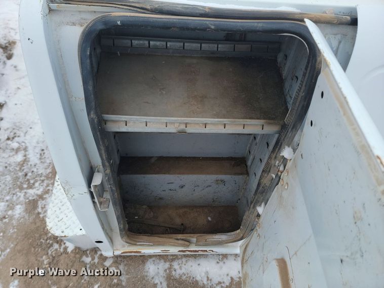 image for item LA9705 Reading utility bed