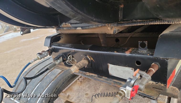 image for item LA9712 1975 Fruehauf  end dump trailer