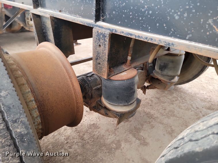 image for item LA9712 1975 Fruehauf  end dump trailer