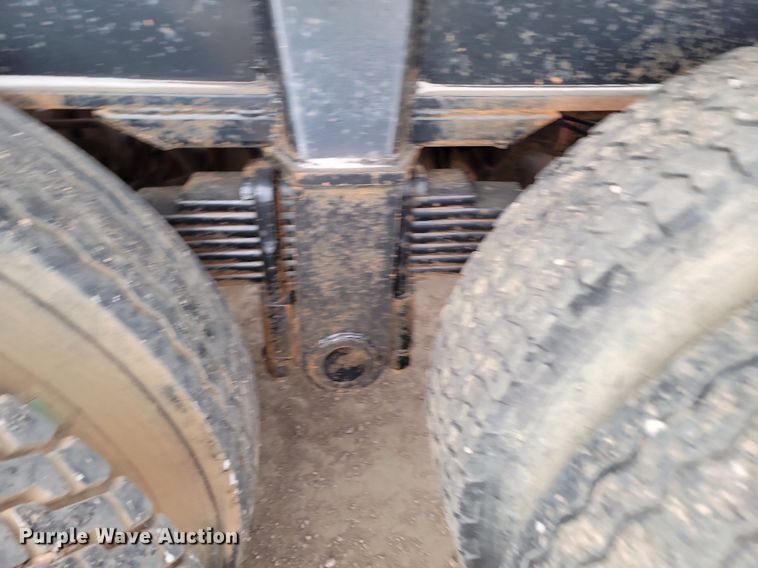 image for item LA9712 1975 Fruehauf  end dump trailer