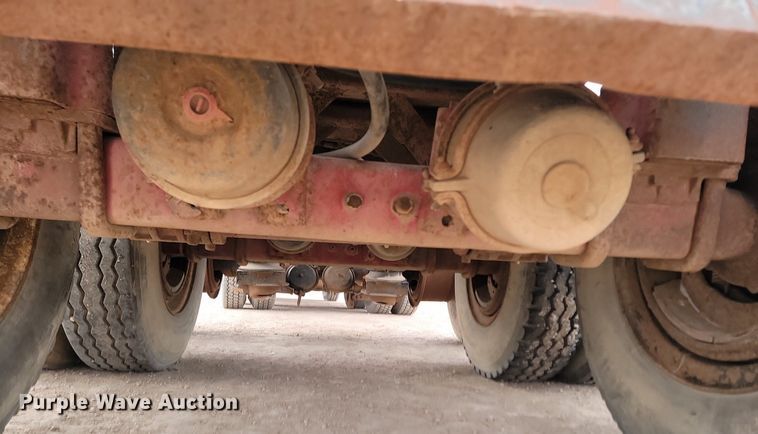 image for item LA9712 1975 Fruehauf  end dump trailer