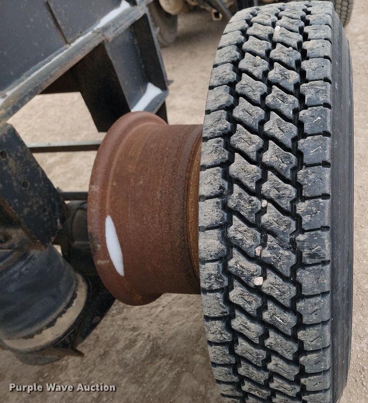 image for item LA9712 1975 Fruehauf  end dump trailer