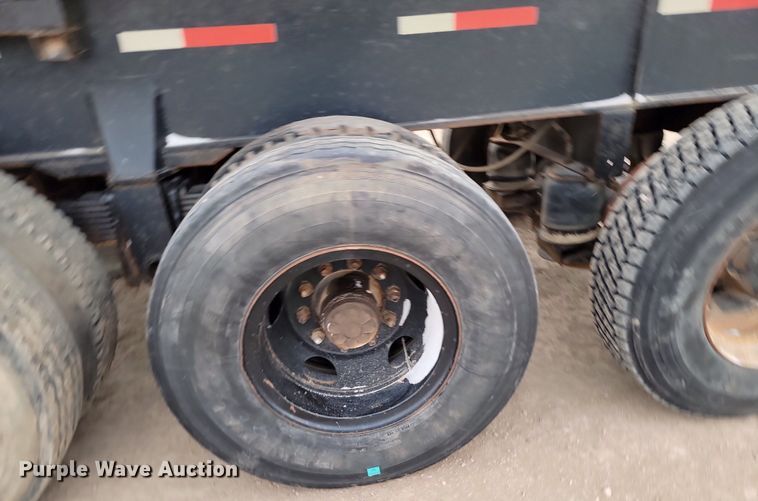 image for item LA9712 1975 Fruehauf  end dump trailer