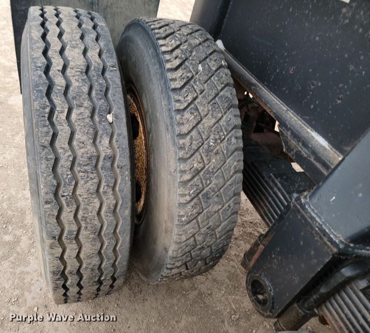 image for item LA9712 1975 Fruehauf  end dump trailer