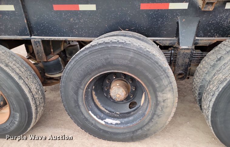 image for item LA9712 1975 Fruehauf  end dump trailer