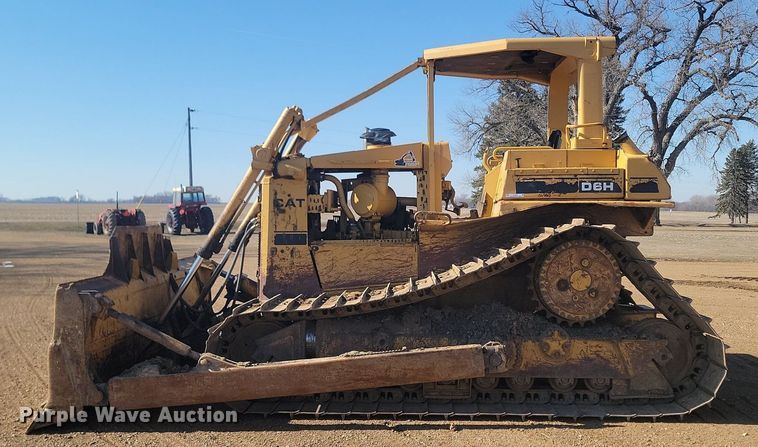 image for item LA9724 1986 Caterpillar D6H dozer
