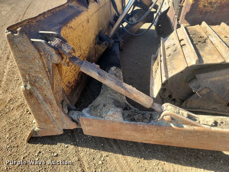 image for item LA9724 1986 Caterpillar D6H dozer