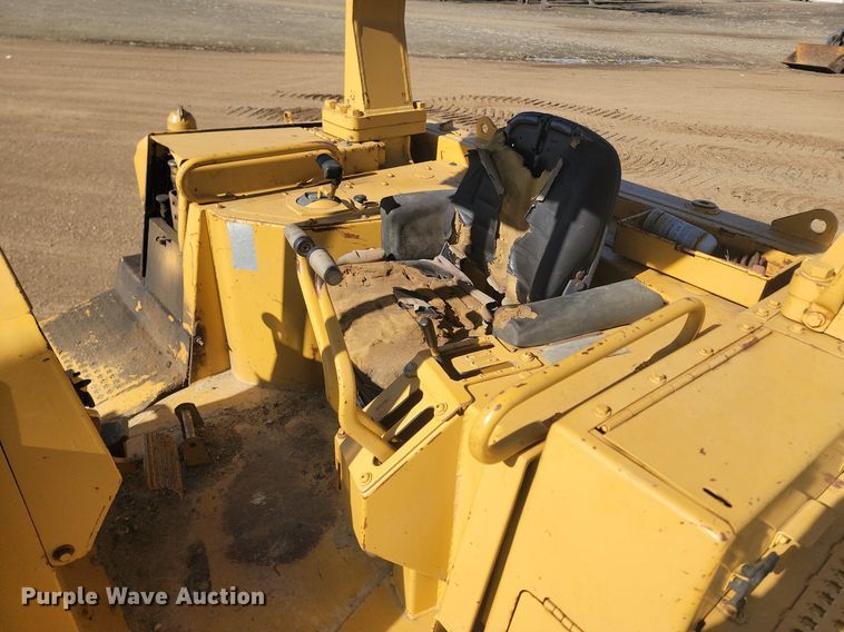 image for item LA9724 1986 Caterpillar D6H dozer