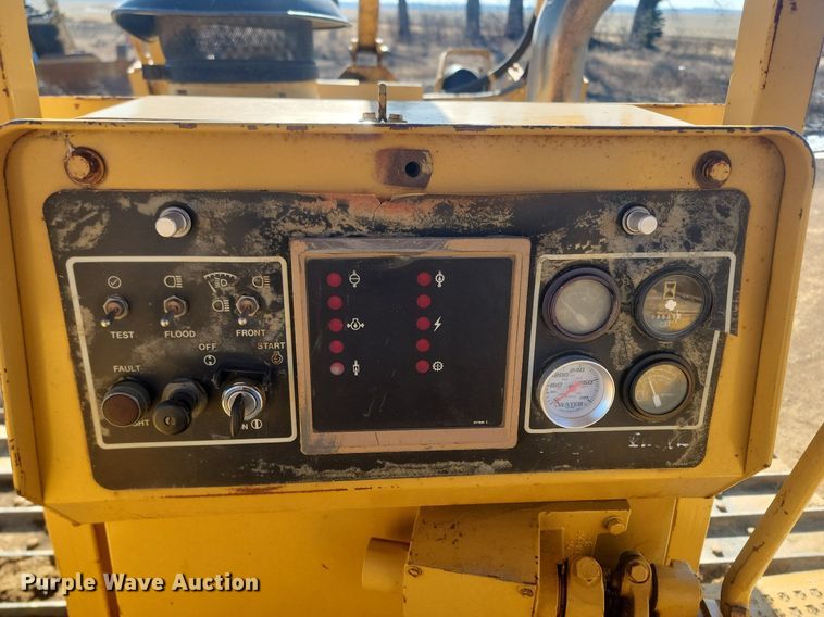 image for item LA9724 1986 Caterpillar D6H dozer
