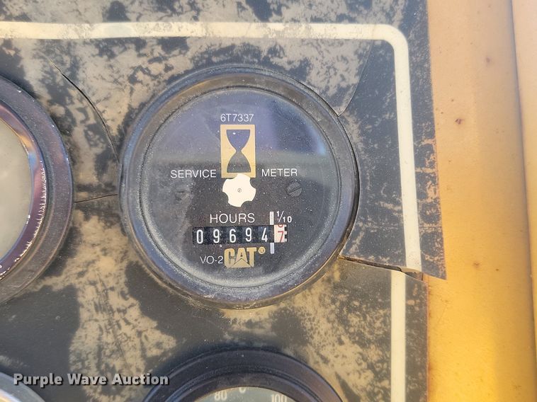 image for item LA9724 1986 Caterpillar D6H dozer