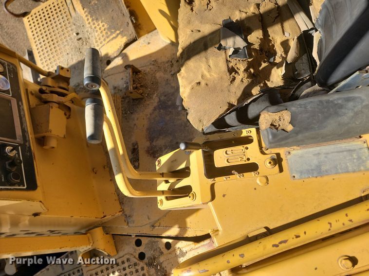 image for item LA9724 1986 Caterpillar D6H dozer