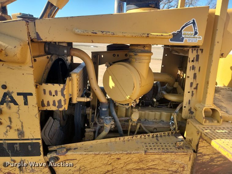 image for item LA9724 1986 Caterpillar D6H dozer