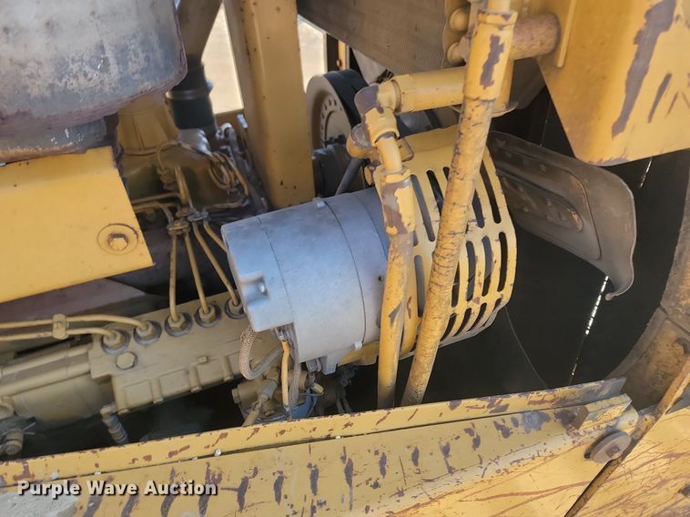 image for item LA9724 1986 Caterpillar D6H dozer
