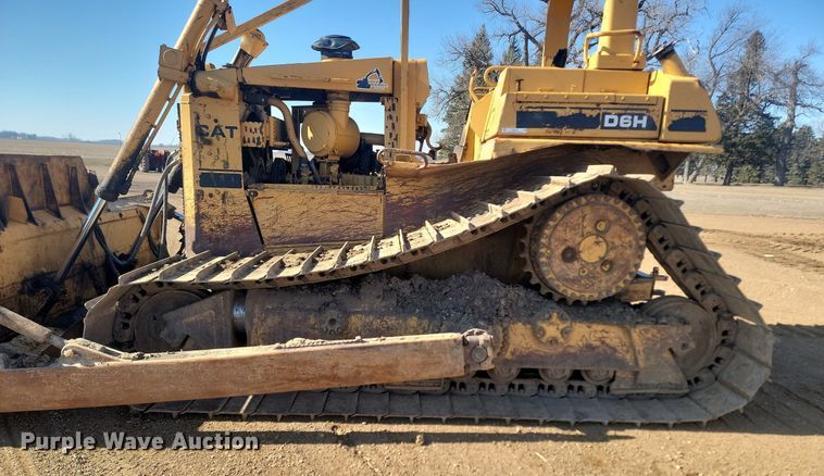 image for item LA9724 1986 Caterpillar D6H dozer