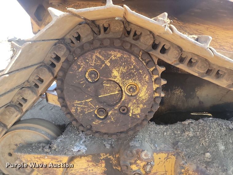 image for item LA9724 1986 Caterpillar D6H dozer