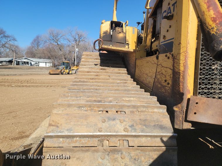 image for item LA9724 1986 Caterpillar D6H dozer