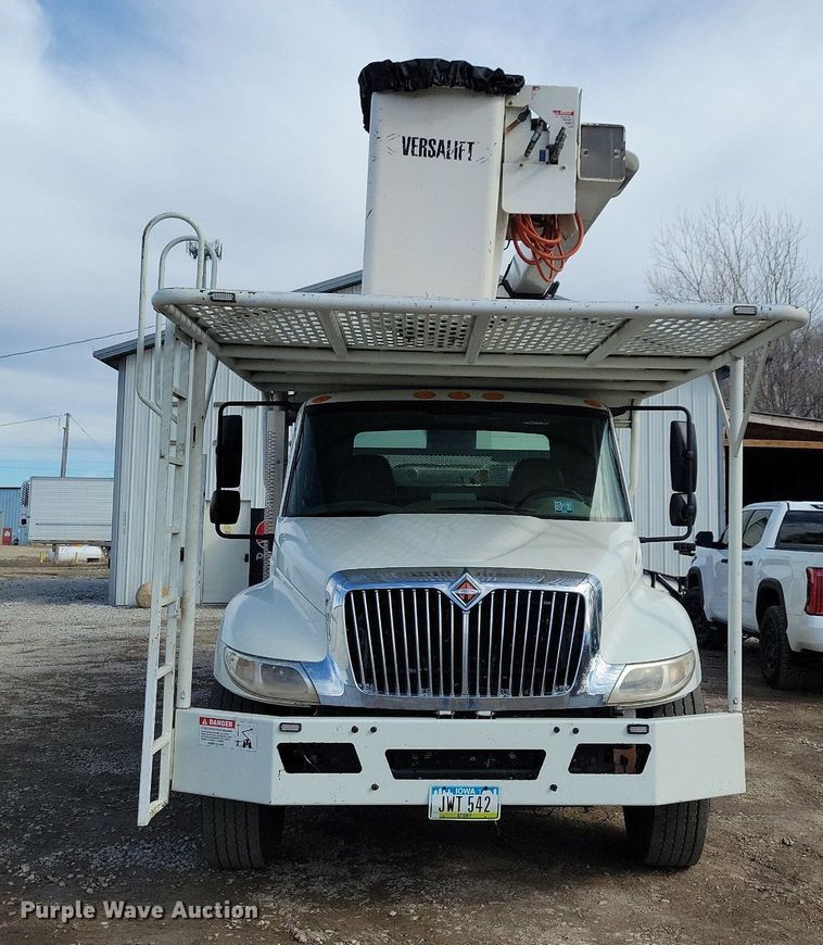 image for item LC9829 2012 International 4300 forestry bucket truck