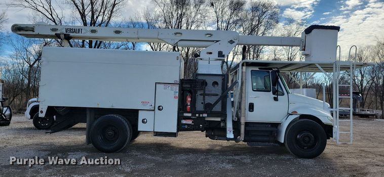 image for item LC9829 2012 International 4300 forestry bucket truck