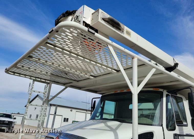 image for item LC9829 2012 International 4300 forestry bucket truck