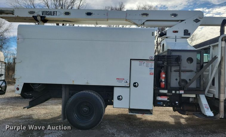 image for item LC9829 2012 International 4300 forestry bucket truck