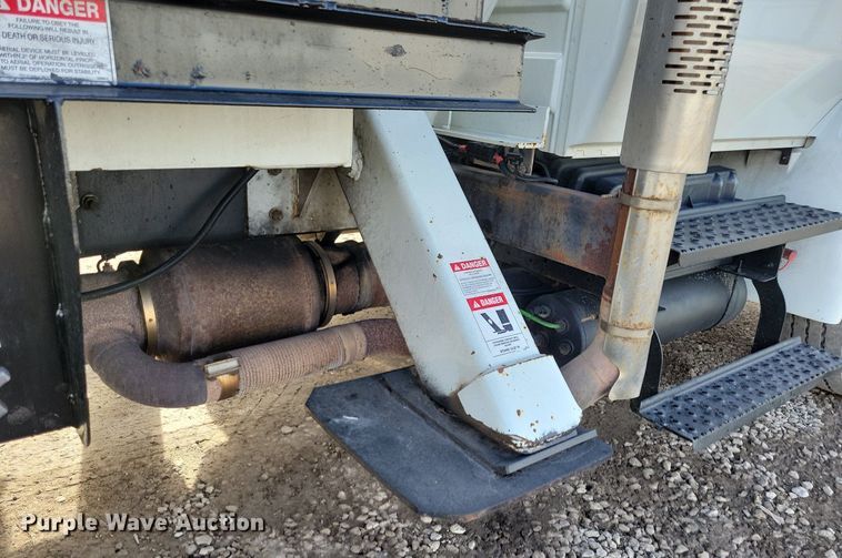 image for item LC9829 2012 International 4300 forestry bucket truck