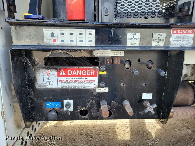 image for item LC9829 2012 International 4300 forestry bucket truck