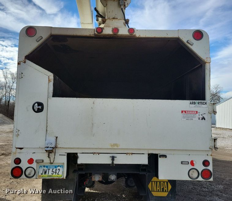 image for item LC9829 2012 International 4300 forestry bucket truck