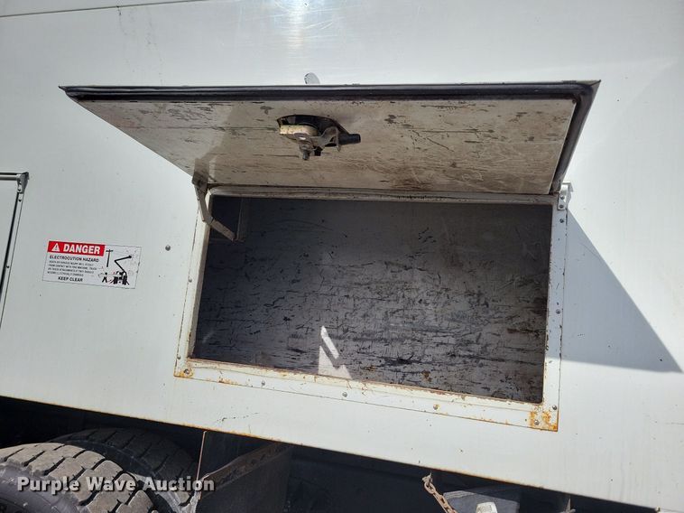 image for item LC9829 2012 International 4300 forestry bucket truck