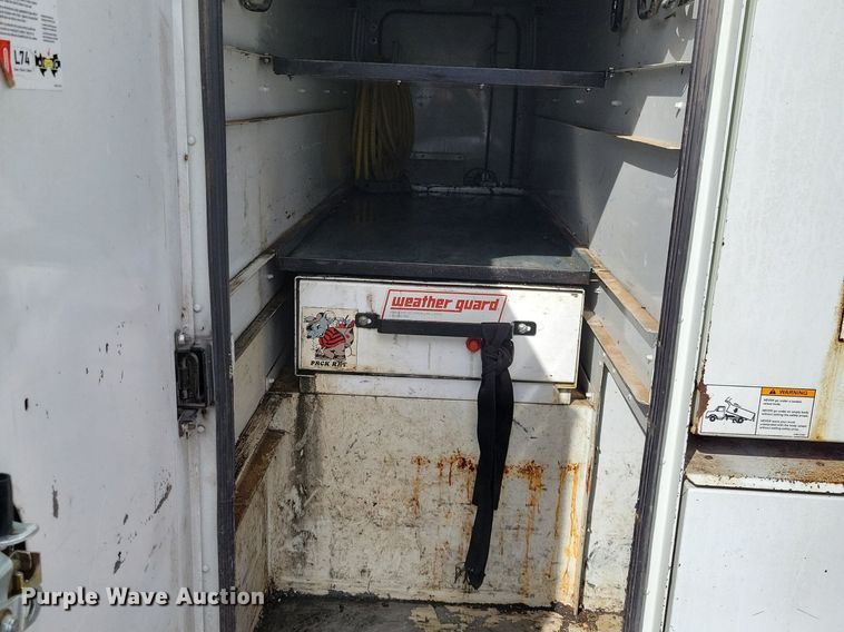 image for item LC9829 2012 International 4300 forestry bucket truck